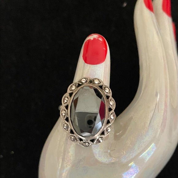 Vintage Art Deco Sterling Silver Hematite Marcasite Ring. - Picture 10 of 10